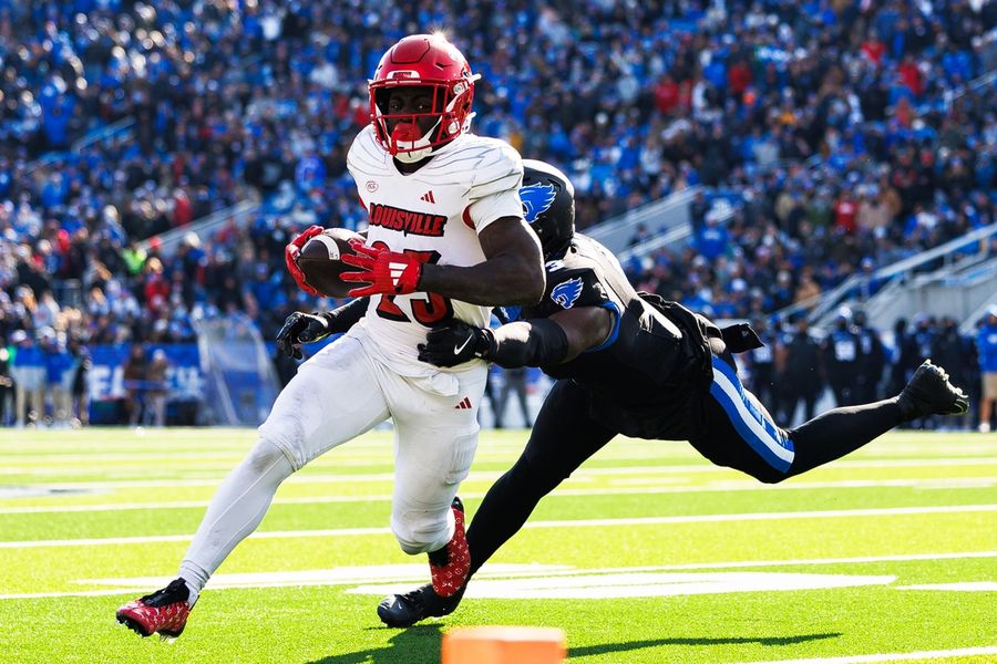 NCAA Football: Louisville at Kentucky