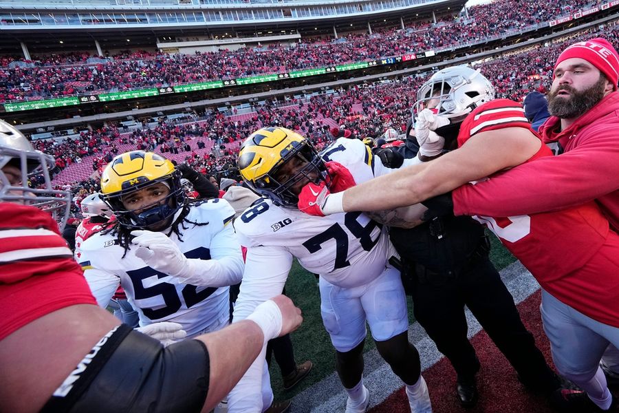Report: Michigan, Ohio State fined $100K each for postgame scuffle