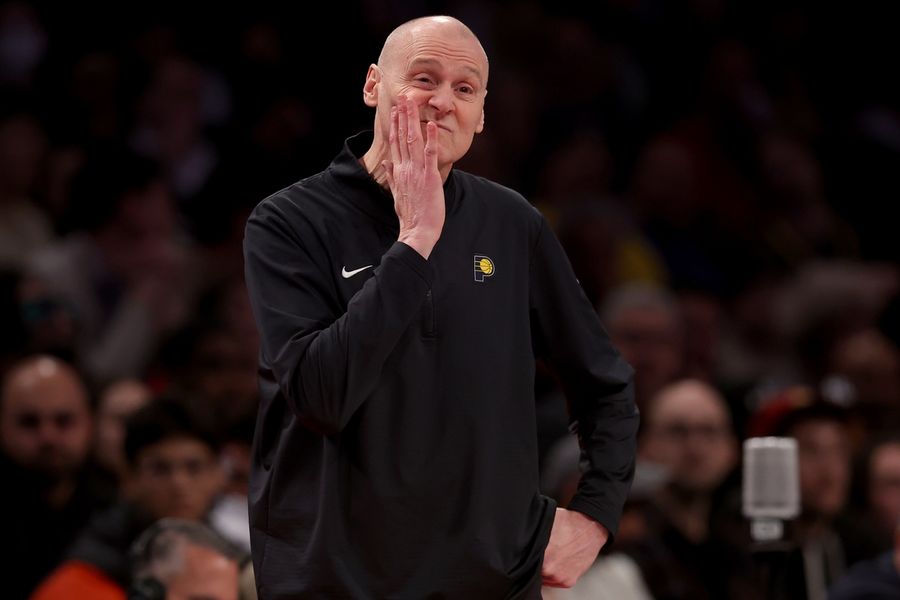 Pacers look to take advantage of Hornets' woes  
