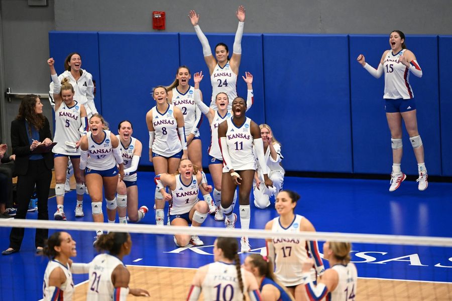 Donald Trump signs executive order to protect women's sports