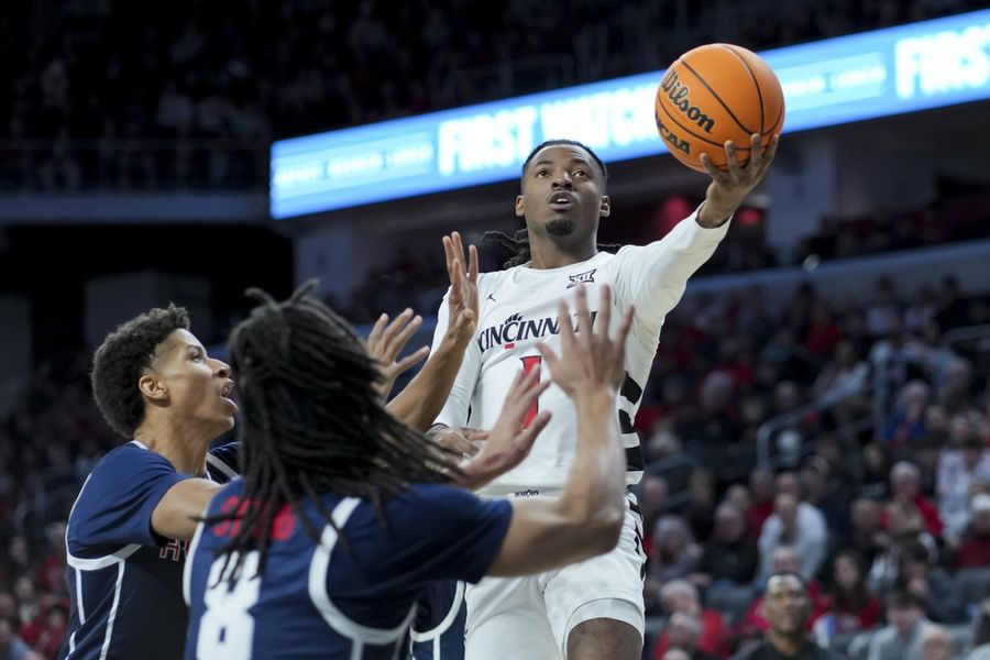 Huge second half lifts No. 14 Cincinnati past Howard