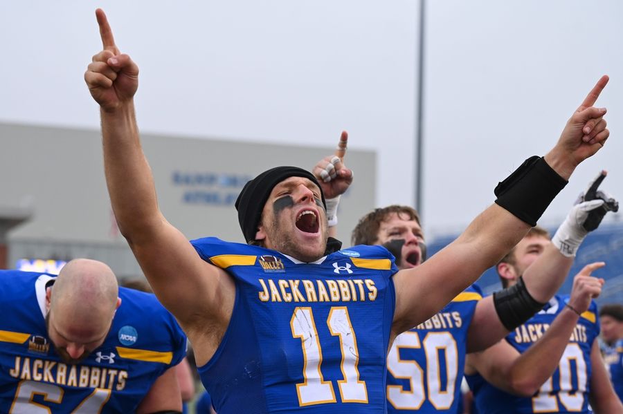 South Dakota State QB Mark Gronowski to enter portal, keep eye on draft