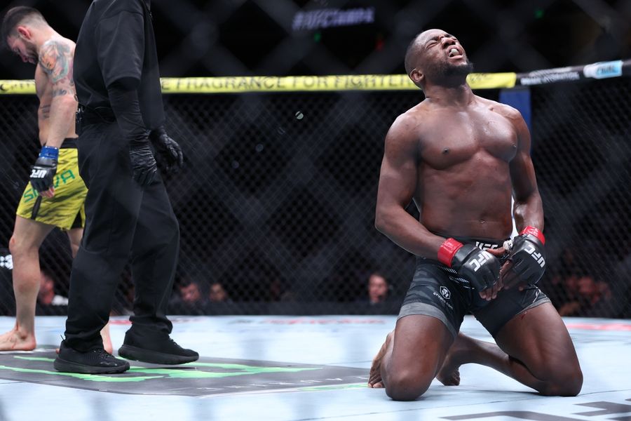 Deadspin | Manel Kape ends Asu Almabayev's win streak at Fight Night