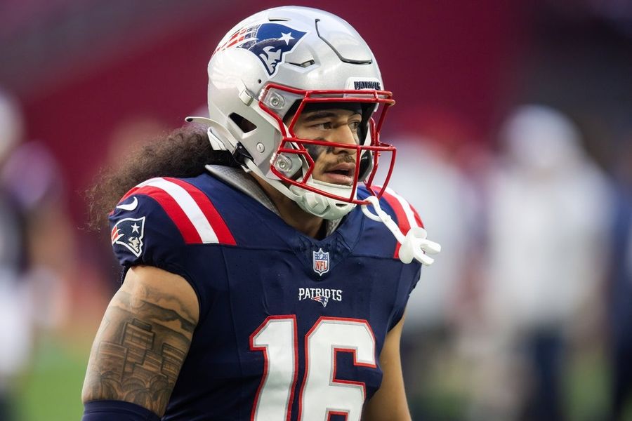 Os Texans reforçam o elenco com a contratação do veterano linebacker Sione Takitaki.