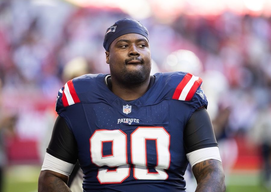 Pats DT Christian Barmore (blood clots) expected at voluntary program