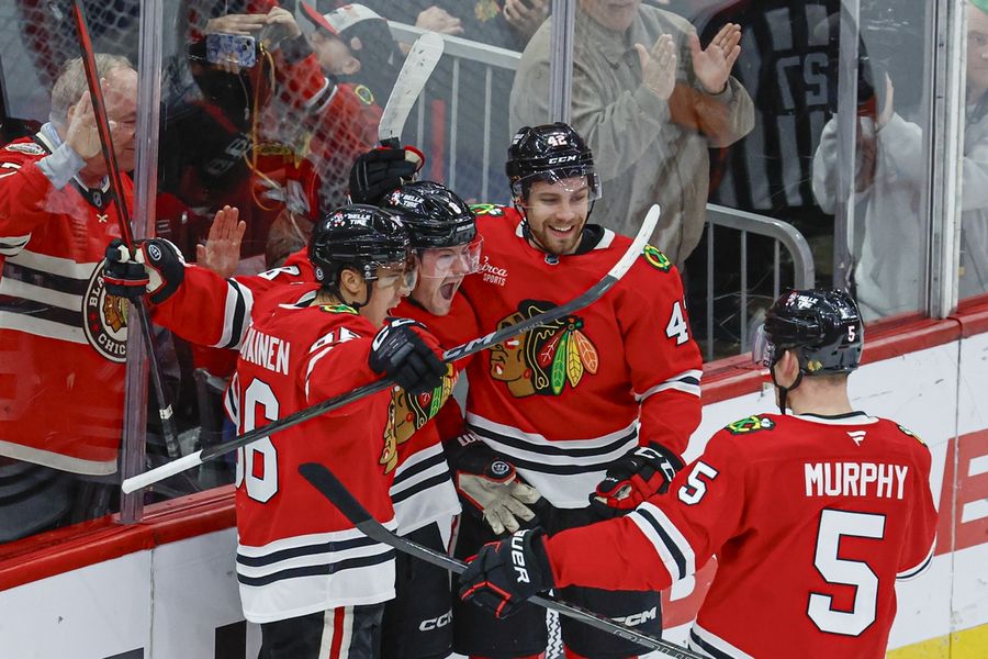 Deadspin | Fresh off stunning comeback, Blackhawks go for 3rd straight win