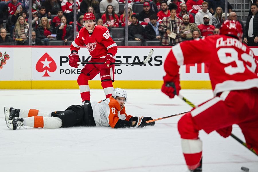 NHL: Philadelphia Flyers at Detroit Red Wings