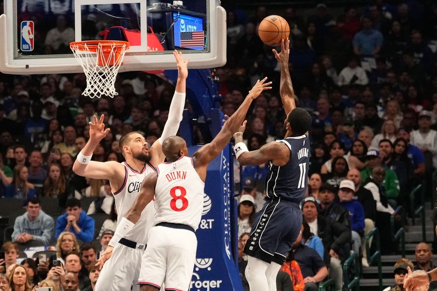 NBA: Los Angeles Clippers at Dallas Mavericks