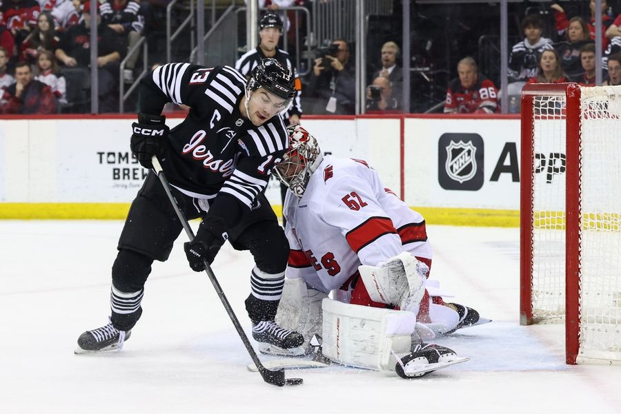 NHL: Carolina Hurricanes at New Jersey Devils