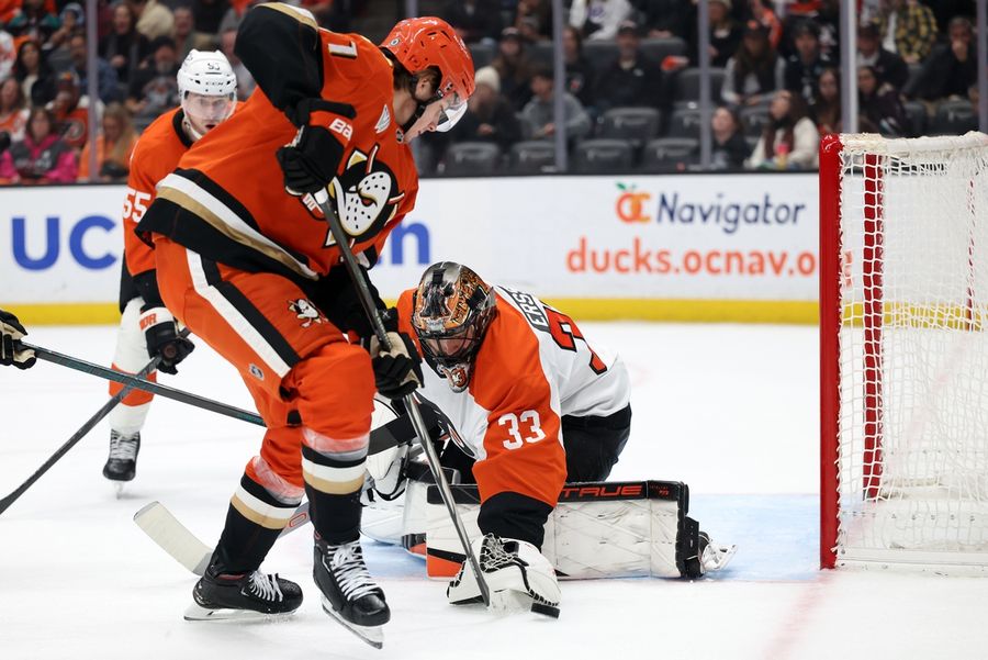 NHL: Philadelphia Flyers at Anaheim Ducks