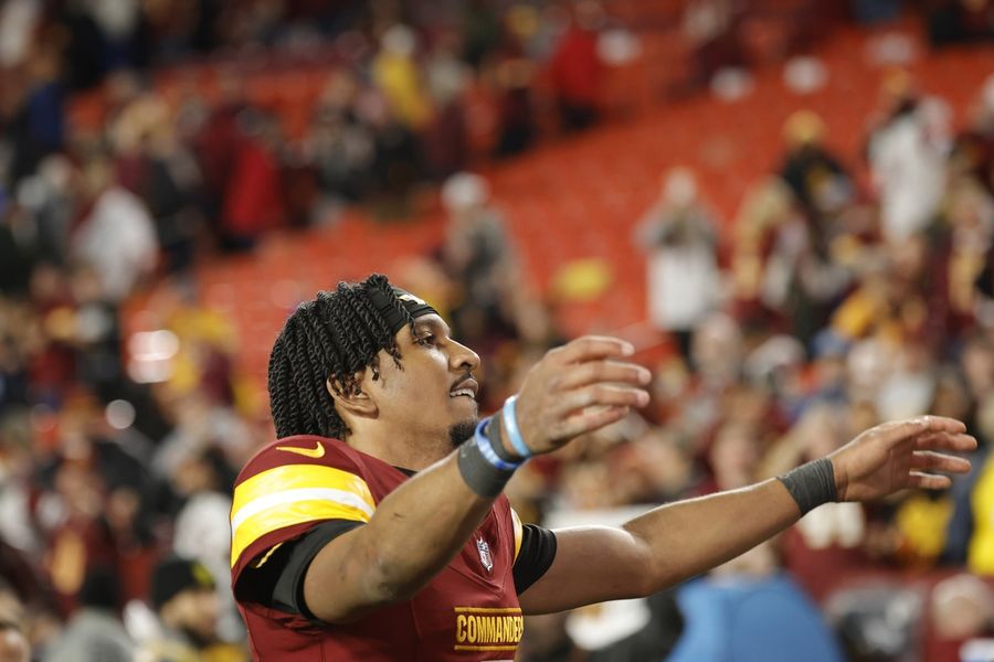 Facing Cowboys, Commanders aim for momentum ahead of playoffs