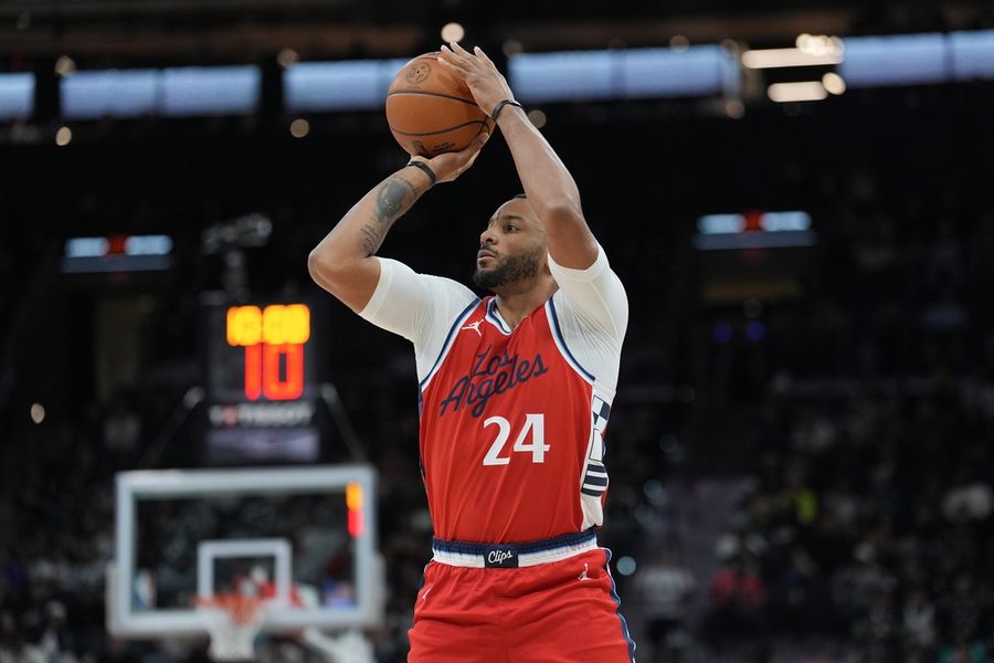 NBA: Los Angeles Clippers at San Antonio Spurs