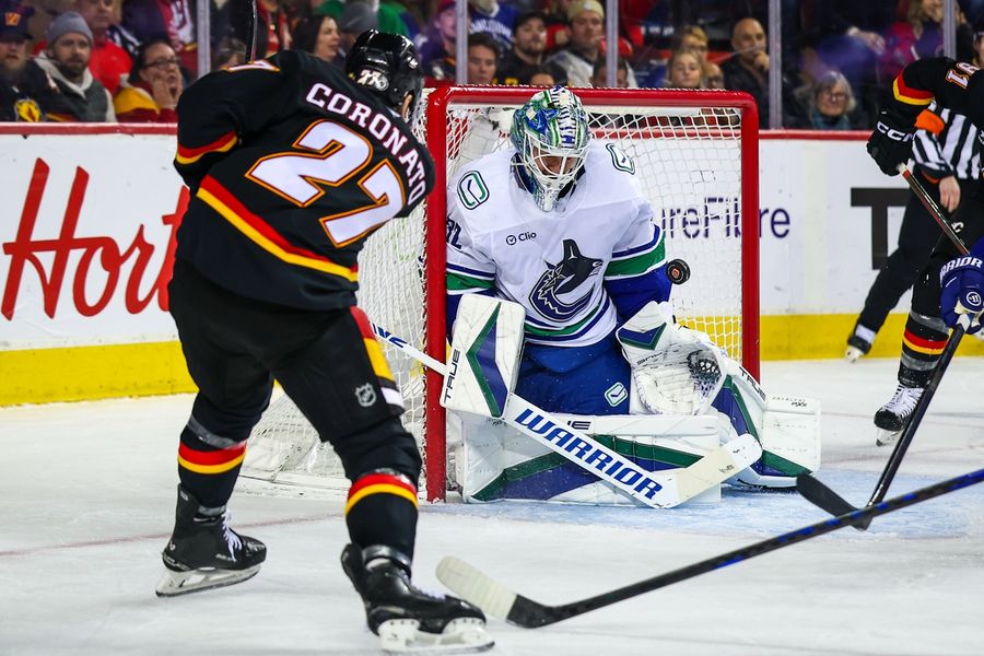 NHL: Vancouver Canucks at Calgary Flames
