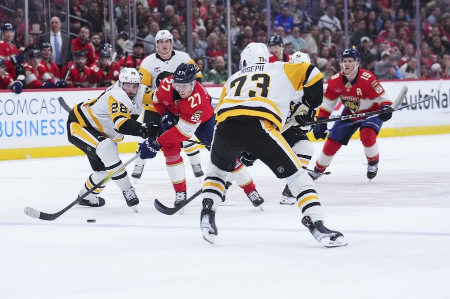 NHL: Pittsburgh Penguins at Florida Panthers