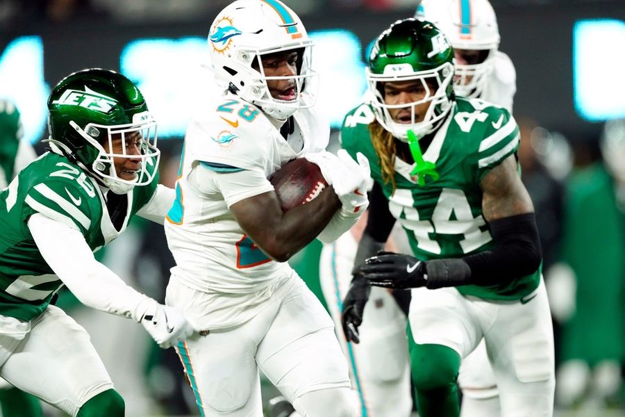Dolphins GM: RB De'Von Achane to play in season opener