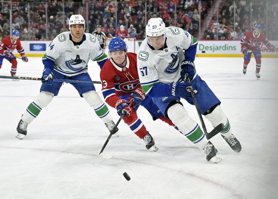 NHL: Vancouver Canucks at Montreal Canadiens