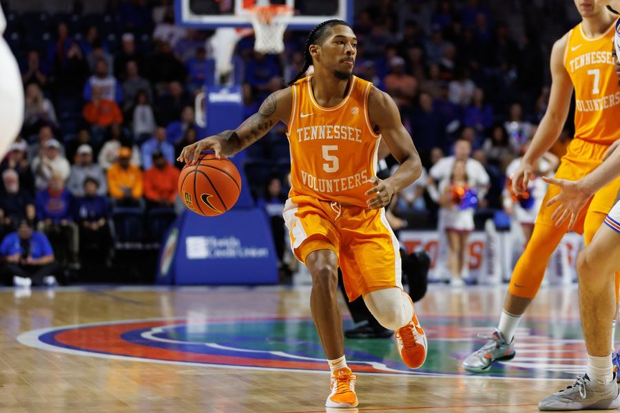 No. 1 Tennessee seeks to regain poise on trip to Texas