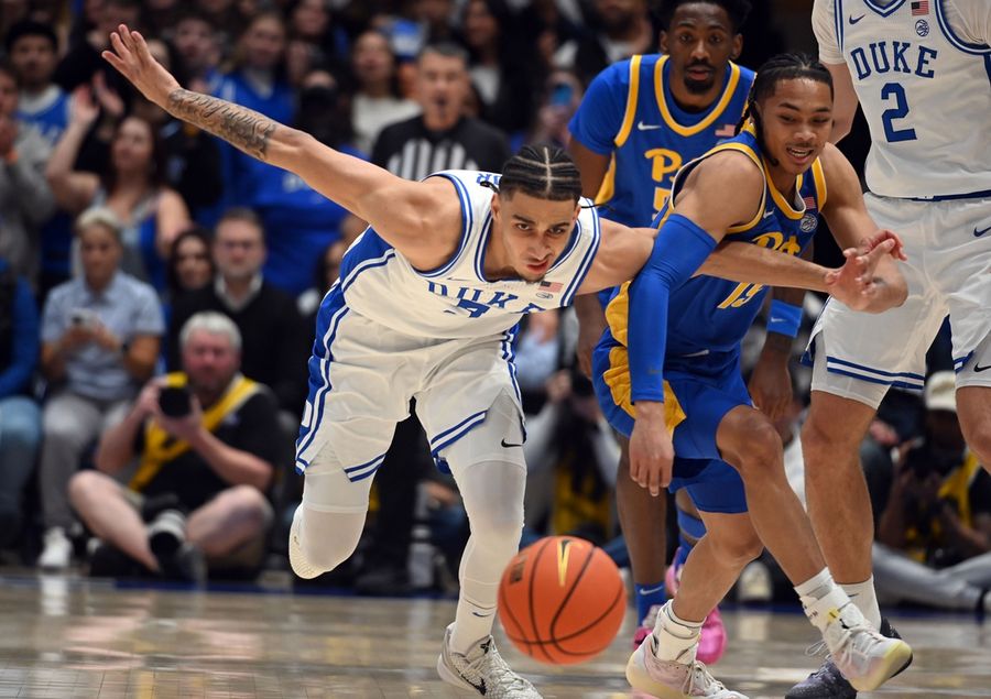 No. 4 Duke smothers Pitt with closing 18-0 run