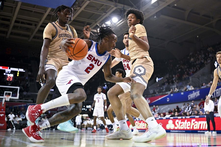 SMU uses explosive first half to rout Georgia Tech