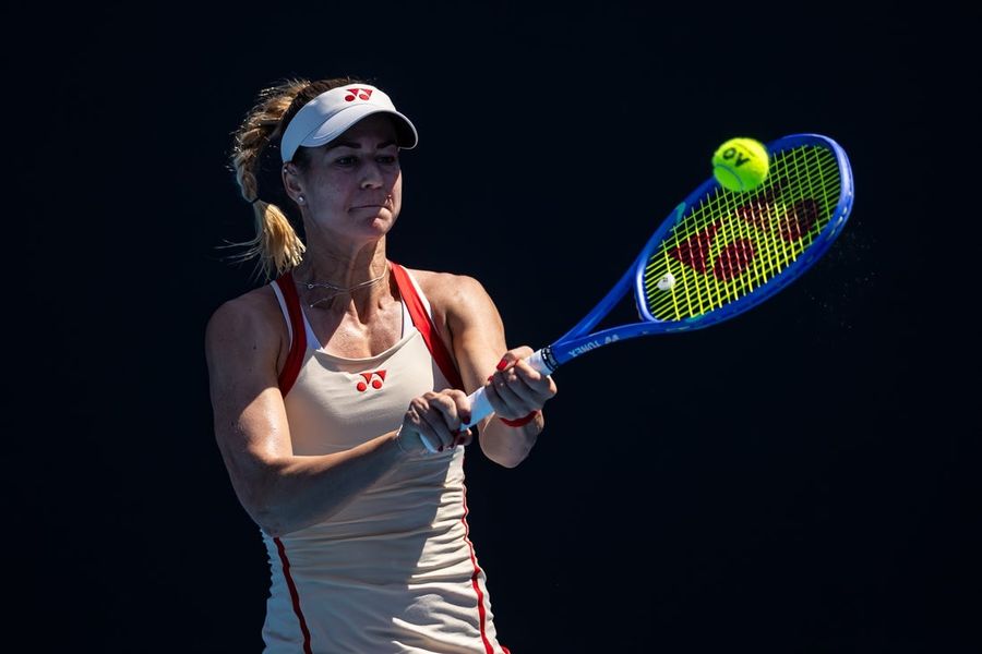 Hungary's Anna Bondar stuns No. 12 Elina Svitolina in straight sets 
