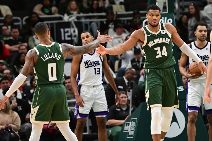 NBA: Sacramento Kings at Milwaukee Bucks