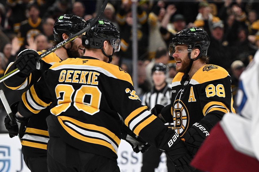 NHL: Colorado Avalanche at Boston Bruins