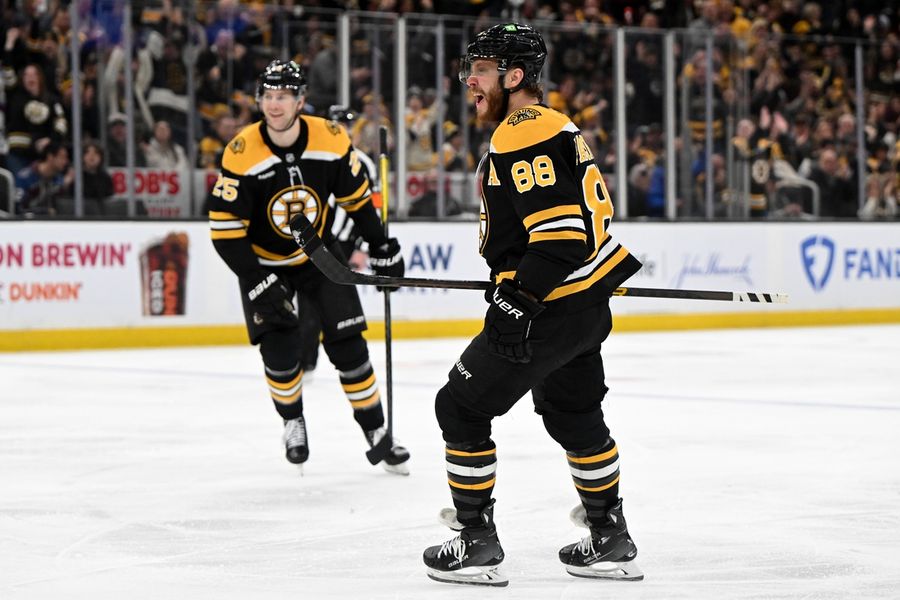 NHL: Colorado Avalanche at Boston Bruins