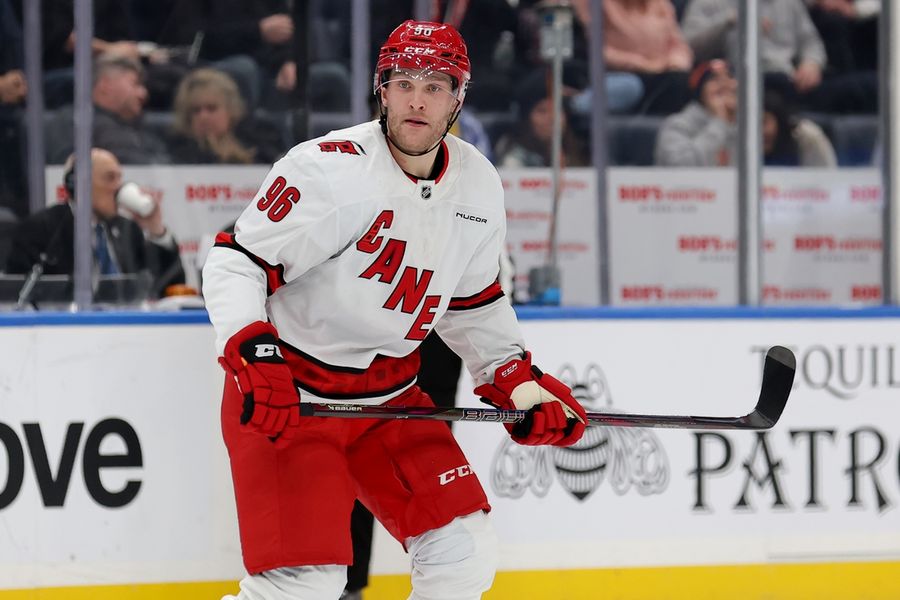 NHL: Carolina Hurricanes at New York Islanders