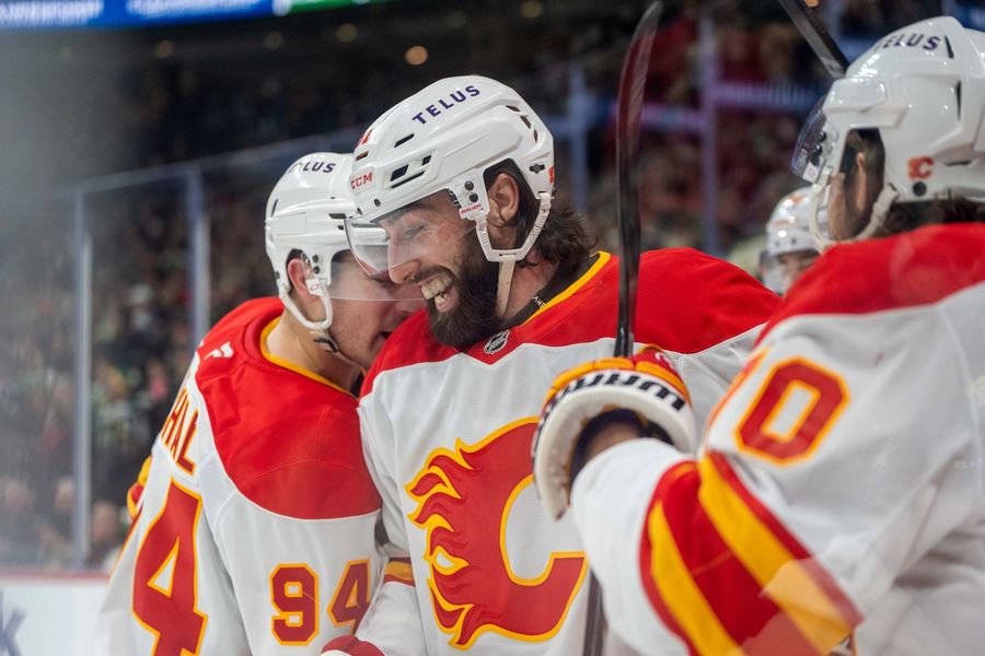 NHL: Calgary Flames at Minnesota Wild