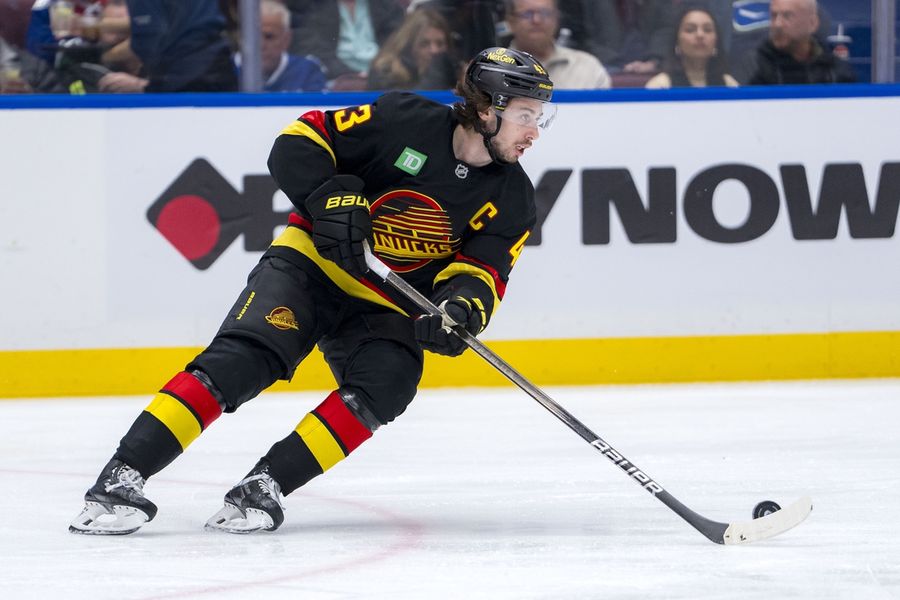 NHL: Washington Capitals at Vancouver Canucks