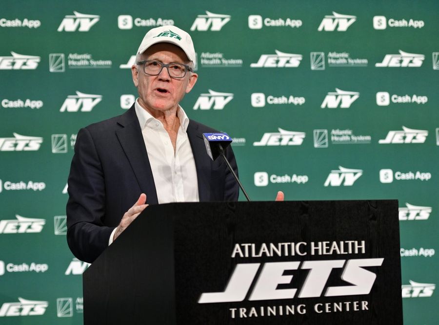 Jets' Woody Johnson buys minority stake in Aston Martin F1 team