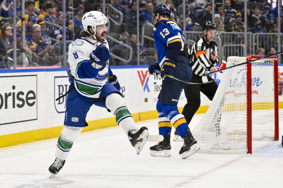 NHL: Vancouver Canucks at St. Louis Blues