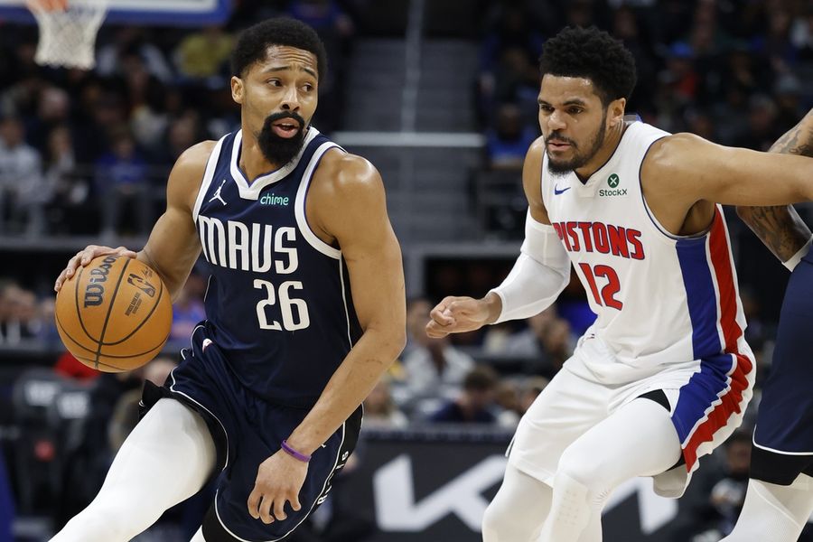 NBA: Dallas Mavericks at Detroit Pistons