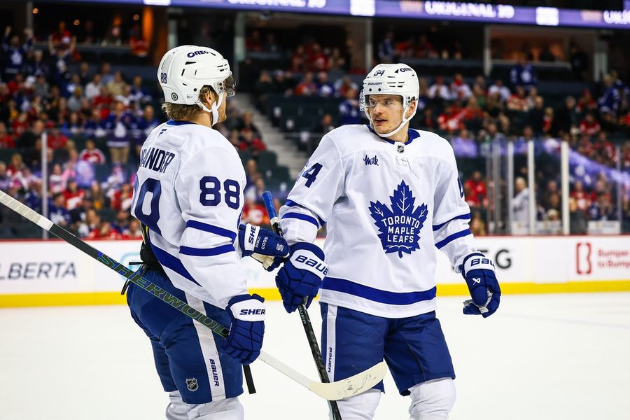 NHL: Toronto Maple Leafs at Calgary Flames