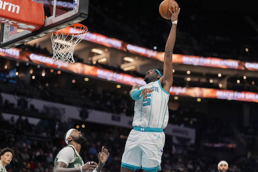 NBA: Milwaukee Bucks at Charlotte Hornets