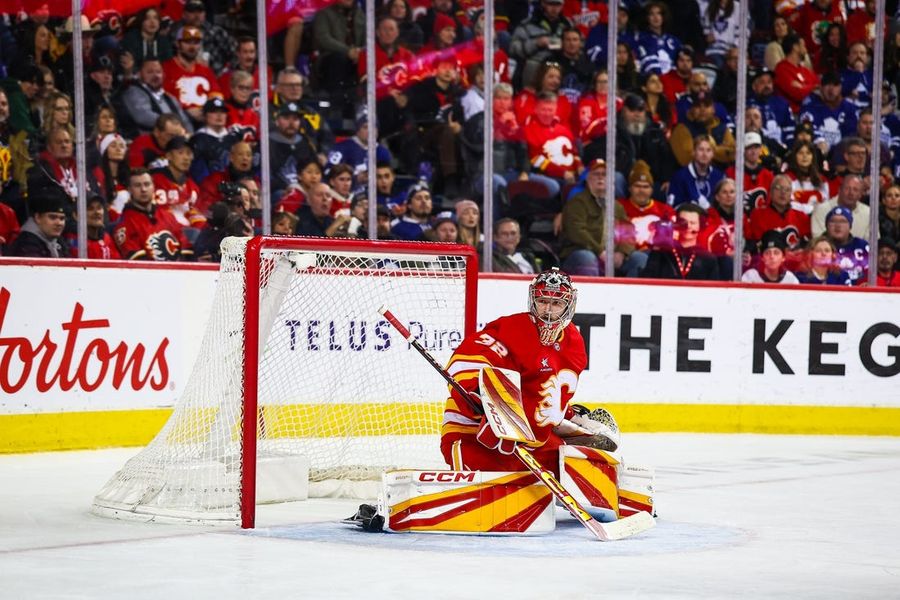 NHL: Toronto Maple Leafs at Calgary Flames