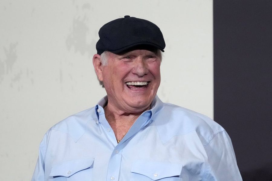 Deadspin | Terry Bradshaw rips idea of Aaron Rodgers joining Steelers