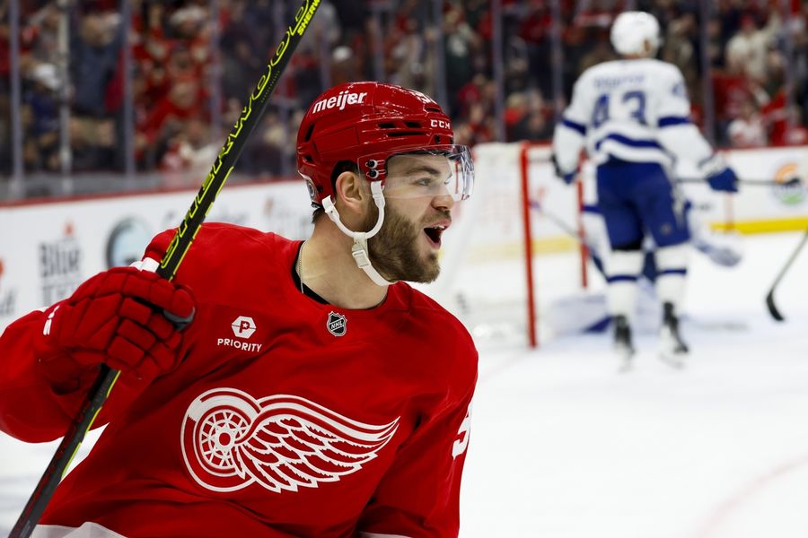 NHL: Tampa Bay Lightning at Detroit Red Wings