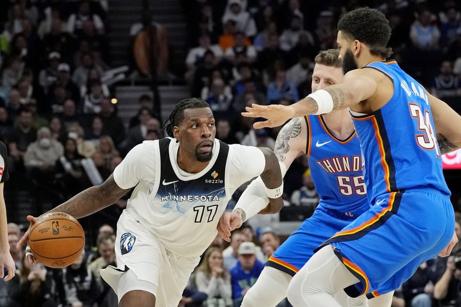 NBA: Oklahoma City Thunder at Minnesota Timberwolves