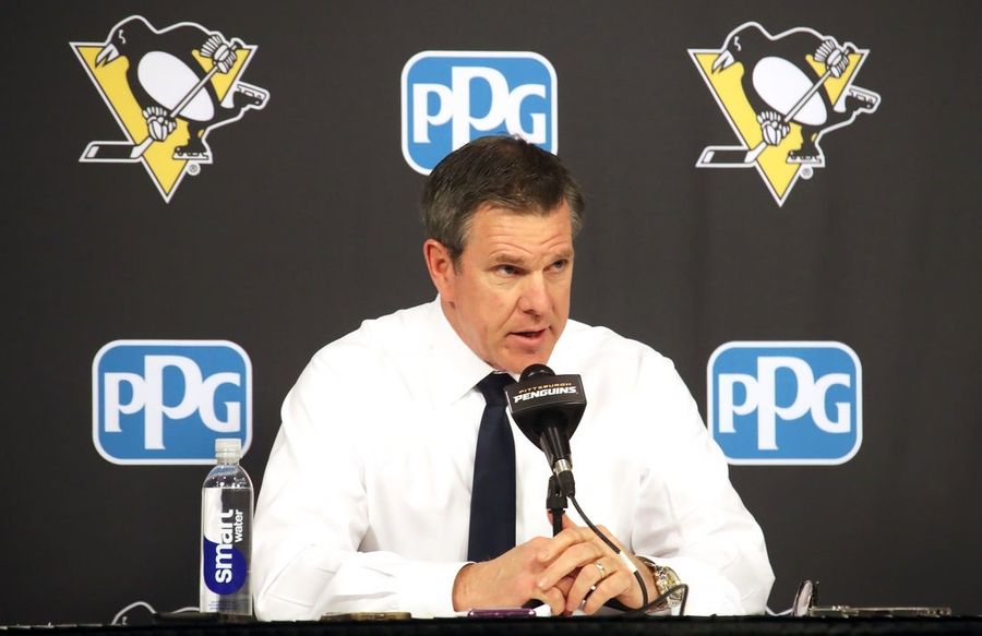 Penguins split with longtime coach Mike Sullivan