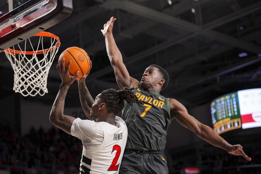 Cincinnati hands Baylor third straight loss thanks to late 3