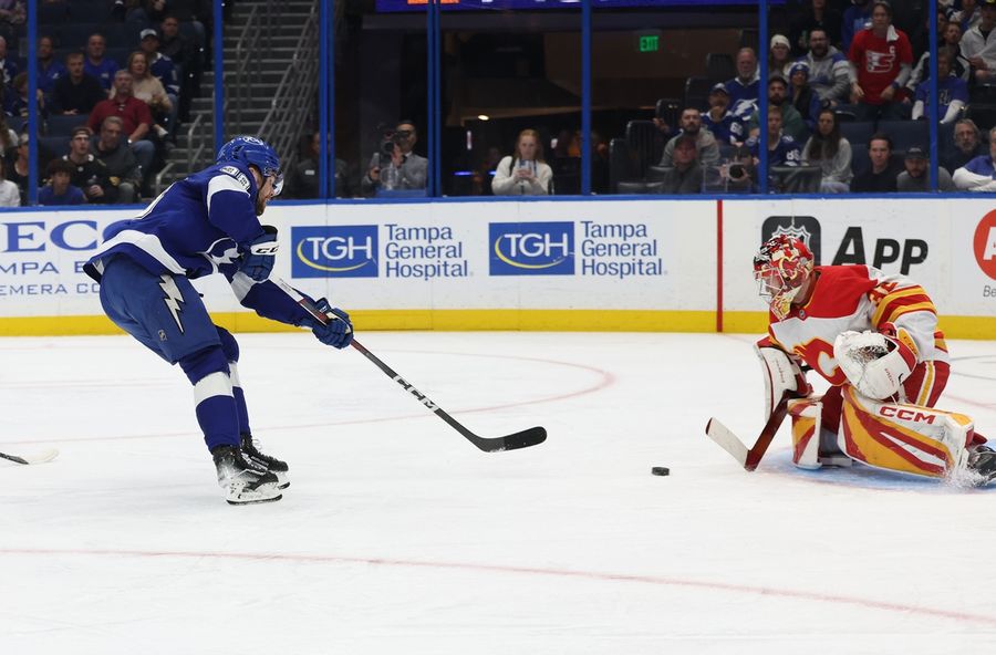 Lightning extend win streak to 7 with shutout of Flames