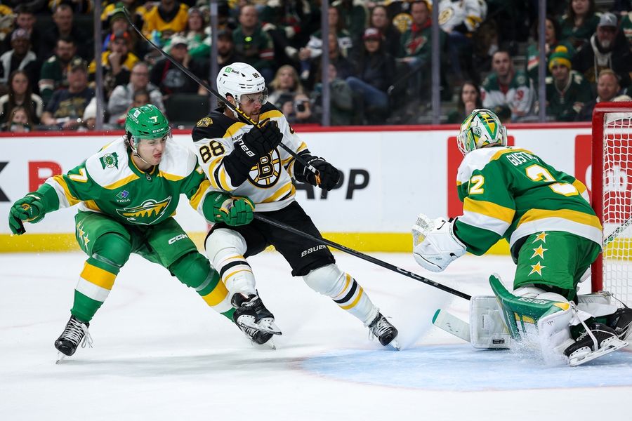 NHL: Boston Bruins at Minnesota Wild