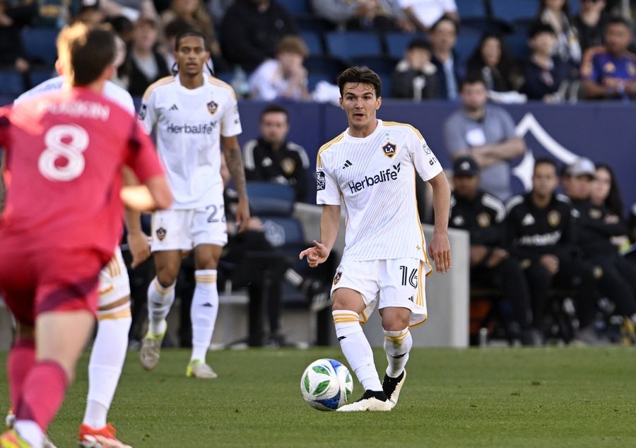Galaxy, Timbers try to move past slow starts