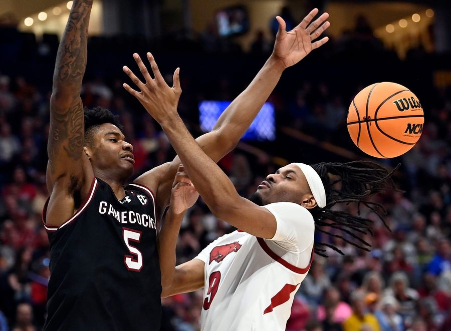 Arkansas beats South Carolina to bolster NCAA Tournament hopes