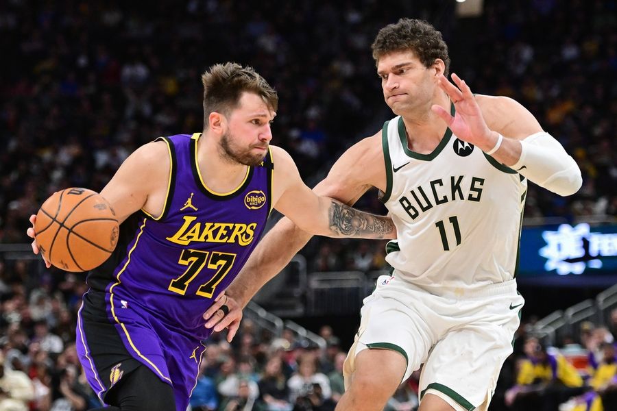 NBA: Los Angeles Lakers at Milwaukee Bucks