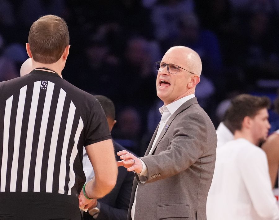 Alex Karaban's big 2nd half sends UConn past Villanova