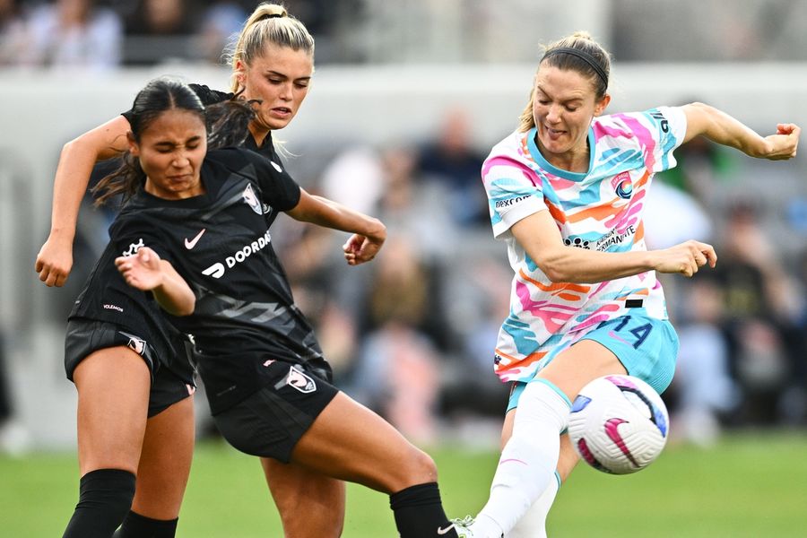 Angel City, Wave kick off season with 1-1 draw in rivalry tilt