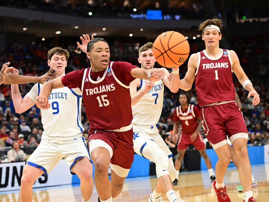 NCAA Basketball: NCAA Tournament First Round-Troy at Kentucky