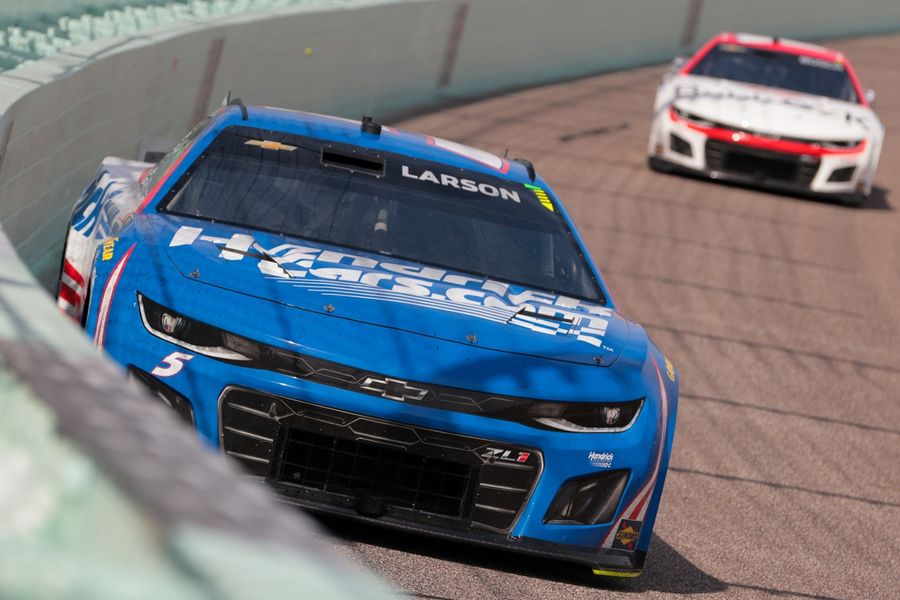 NASCAR: Straight Talk Wireless 400
